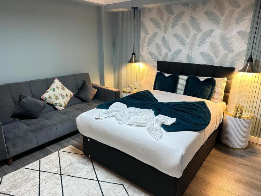 Beautiful Near Park Lane Apartment *