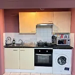 Beautiful Apartment Near Park Lane